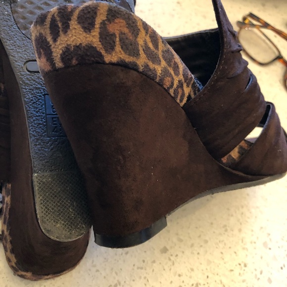 Beautiful naturalizer wedge sandals size 6.5 US - Picture 3 of 3